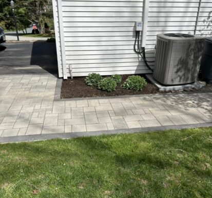 Mulch and planting next to walkway